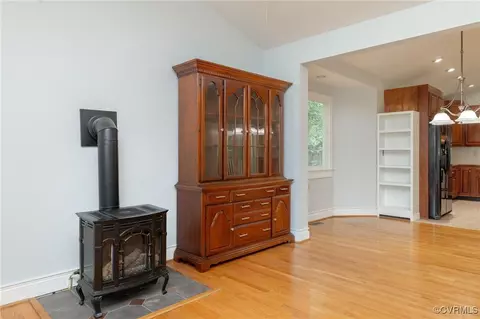 Living - 1237 Elmart Ln, North Chesterfield, VA 23235 photo 4 of 9