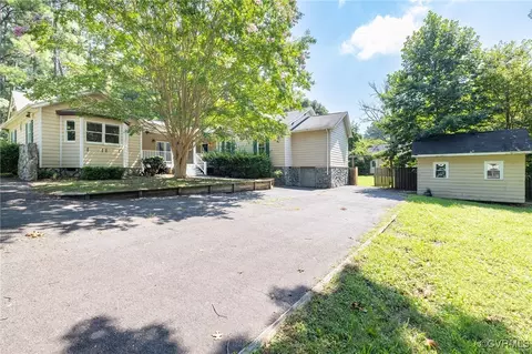 Exterior - 1237 Elmart Ln, North Chesterfield, VA 23235 photo 2 of 7