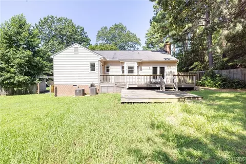Exterior - 1237 Elmart Ln, North Chesterfield, VA 23235 photo 5 of 7