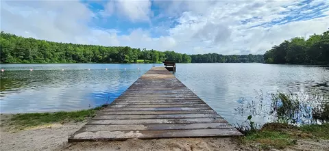 32 Hillcrest Dr, Columbia, VA 23038