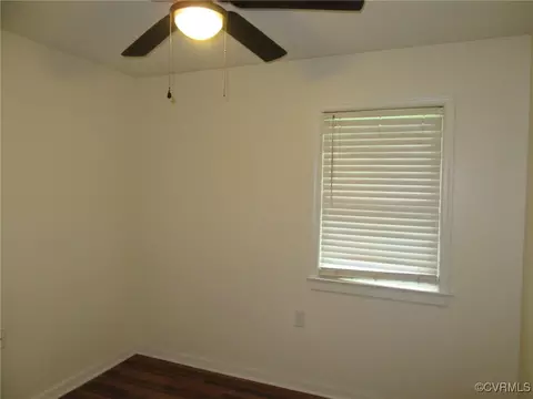 Bedroom - 20301 Harris Dr, Sutherland, VA 23885 photo 4 of 10