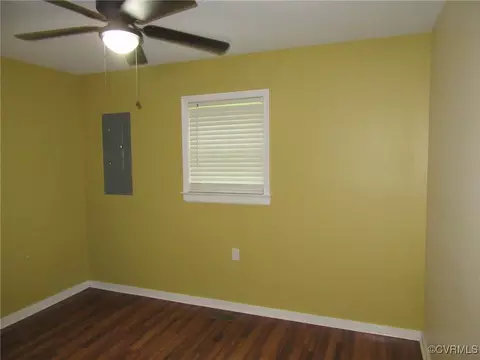 Bedroom - 20301 Harris Dr, Sutherland, VA 23885 photo 2 of 10