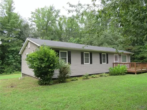 Exterior - 20301 Harris Dr, Sutherland, VA 23885 photo 2 of 3