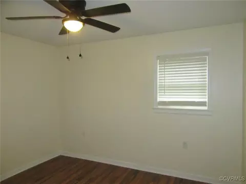 Bedroom - 20301 Harris Dr, Sutherland, VA 23885 photo 5 of 10