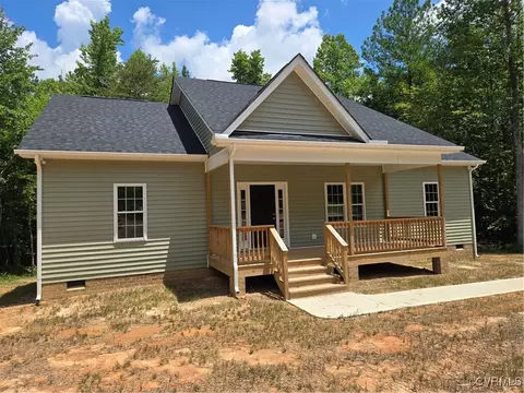 423 Bradshaw Rd, Rice, VA 23966