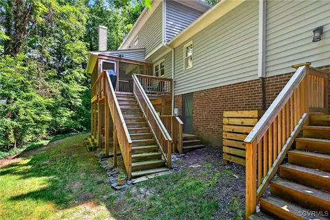 Exterior - 5902 N Point Ct, Midlothian, VA 23112 photo 7 of 13