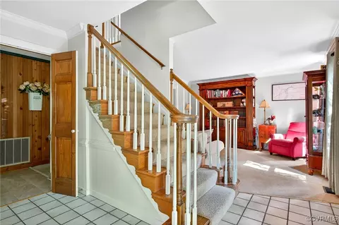 Entry Way - 5902 N Point Ct, Midlothian, VA 23112 photo 2 of 2
