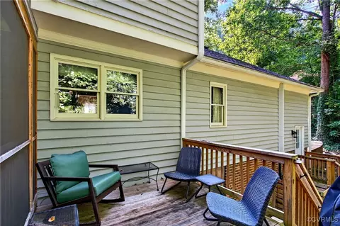 Exterior - 5902 N Point Ct, Midlothian, VA 23112 photo 5 of 13