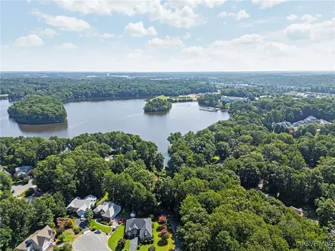 View/Area - 5902 N Point Ct, Midlothian, VA 23112 photo 2 of 4