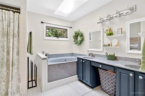 Bath - 5902 N Point Ct, Midlothian, VA 23112 photo 1 of 5