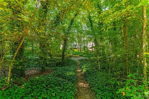 Exterior - 5902 N Point Ct, Midlothian, VA 23112 photo 11 of 13