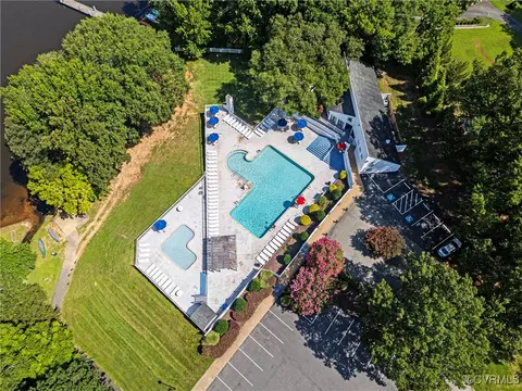 Exterior - 5902 N Point Ct, Midlothian, VA 23112 photo 12 of 13