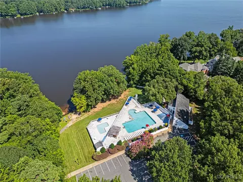 Exterior - 5902 N Point Ct, Midlothian, VA 23112 photo 13 of 13