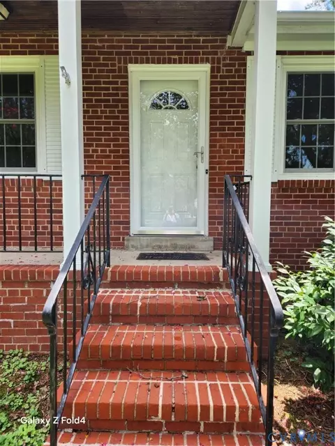 8819 Michaux Ln, Henrico, VA 23229