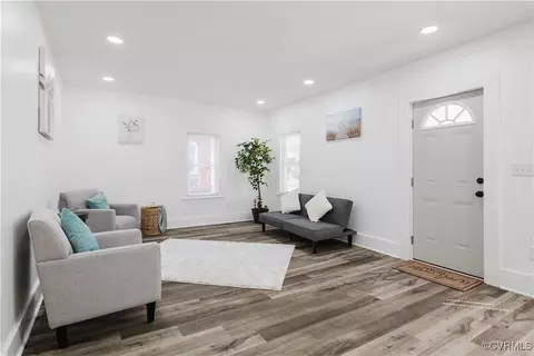 110 S 16th Ave, Hopewell, VA 23860