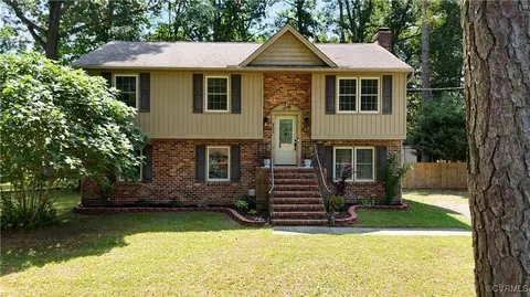 4509 Wildwood Dr, Disputanta, VA 23842