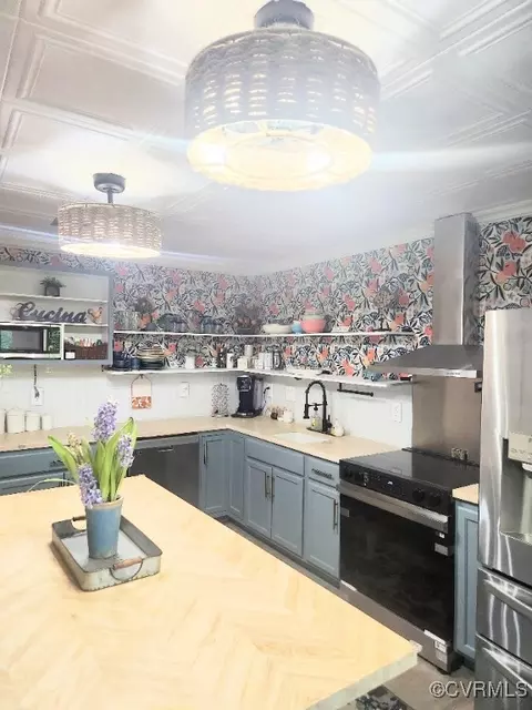 Kitchen - 7000 Deer Run Ln, Midlothian, VA 23112 photo 2 of 2