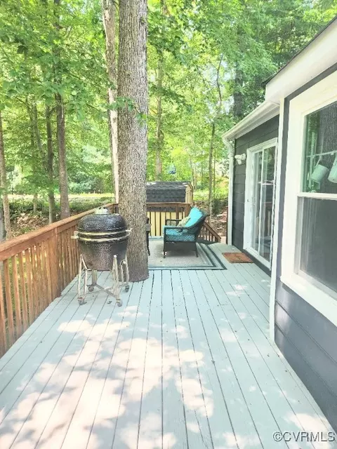 Exterior - 7000 Deer Run Ln, Midlothian, VA 23112 photo 7 of 9