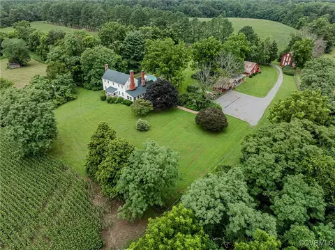 23390 Mt Cloud Rd, Bowling Green, VA 22427