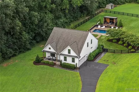 12191 Timber Trl, Amelia Court House, VA 23002