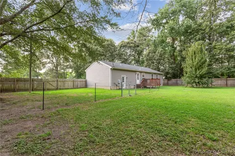 Exterior - 7989 Pinetta Rd, Gloucester, VA 23061 photo 6 of 7
