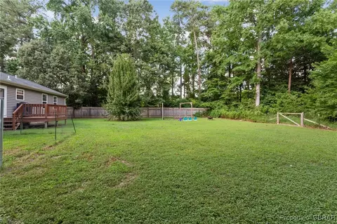 Exterior - 7989 Pinetta Rd, Gloucester, VA 23061 photo 5 of 7