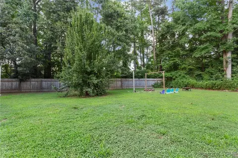 Exterior - 7989 Pinetta Rd, Gloucester, VA 23061 photo 1 of 7