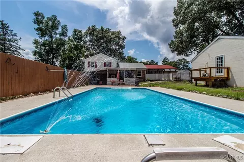 15601 Meridian Ave, Chester, VA 23831