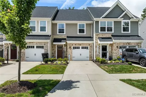 10909 Genito Square Dr, Midlothian, VA 23112
