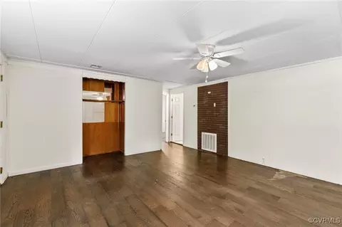 Living - 44 Pine Rd, Louisa, VA 23093 photo 3 of 5