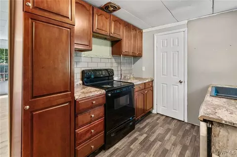 Kitchen - 44 Pine Rd, Louisa, VA 23093 photo 2 of 2