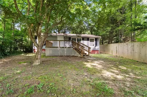 44 Pine Rd, Louisa, VA 23093