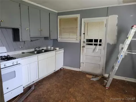 Kitchen - 14 Crestwood Cir, Hampton, VA 23669 photo 1 of 1