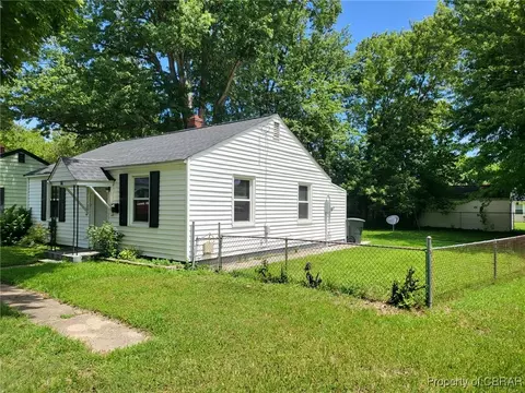 Exterior - 14 Crestwood Cir, Hampton, VA 23669 photo 3 of 10