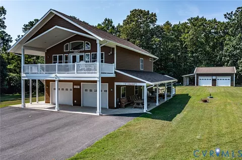 200 Pinetop Rd, Topping, VA 23169