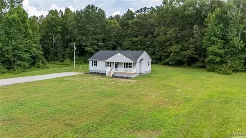 25600 Doe Dr, North Dinwiddie, VA 23803