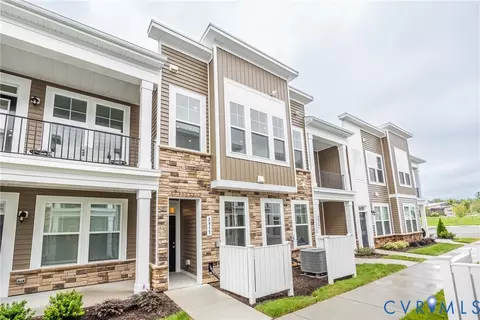 3817 Maze Runner Dr, Midlothian, VA 23112