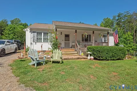 1799 W Chapel Dr, Bumpass, VA 23024