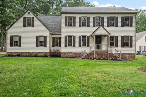 600 Rothschild Dr, Chester, VA 23836
