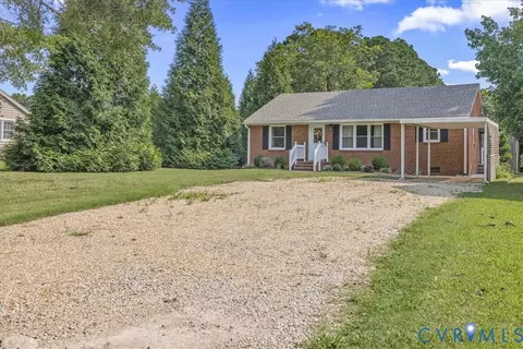223 Virginia Ave, Wakefield, VA 23888