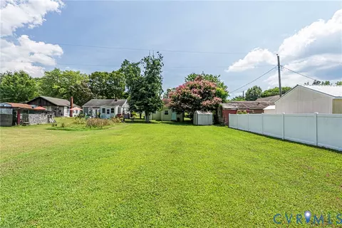 Exterior - 3199 Cappahosic Rd, Gloucester, VA 23061 photo 4 of 7