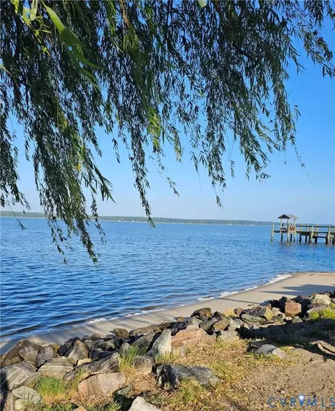 View/Area - 3199 Cappahosic Rd, Gloucester, VA 23061 photo 9 of 10