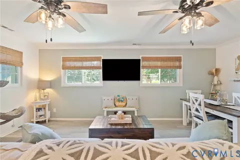 Living - 3199 Cappahosic Rd, Gloucester, VA 23061 photo 2 of 4