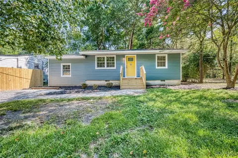 87 Columbine Dr, Hartfield, VA 23071