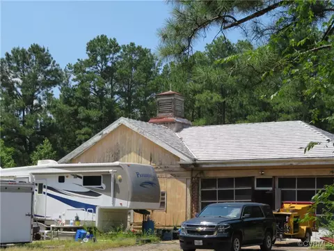 6104 Plane Dr, Dinwiddie, VA 23803