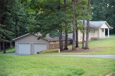 95 Echowood Ln, Hardy, VA 24101