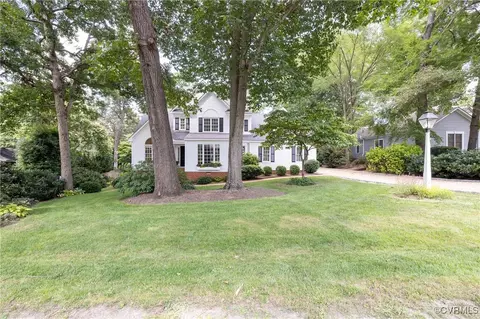 5716 Woodburn Rd, Richmond, VA 23225
