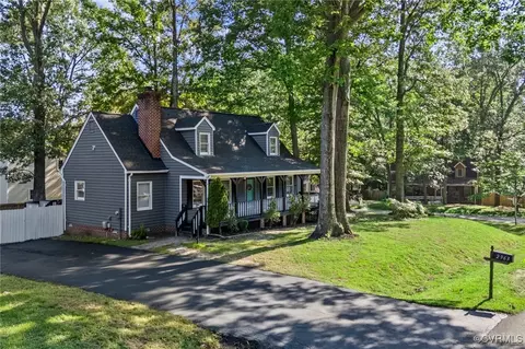 2963 Maplevale Rd, Chester, VA 23831