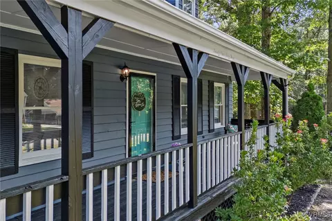 2963 Maplevale Rd, Chester, VA 23831 photo 6