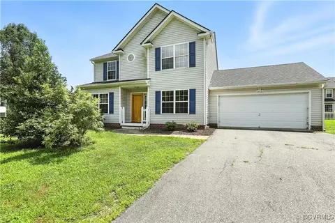 14718 Cobbs Point Dr, Chester, VA 23836